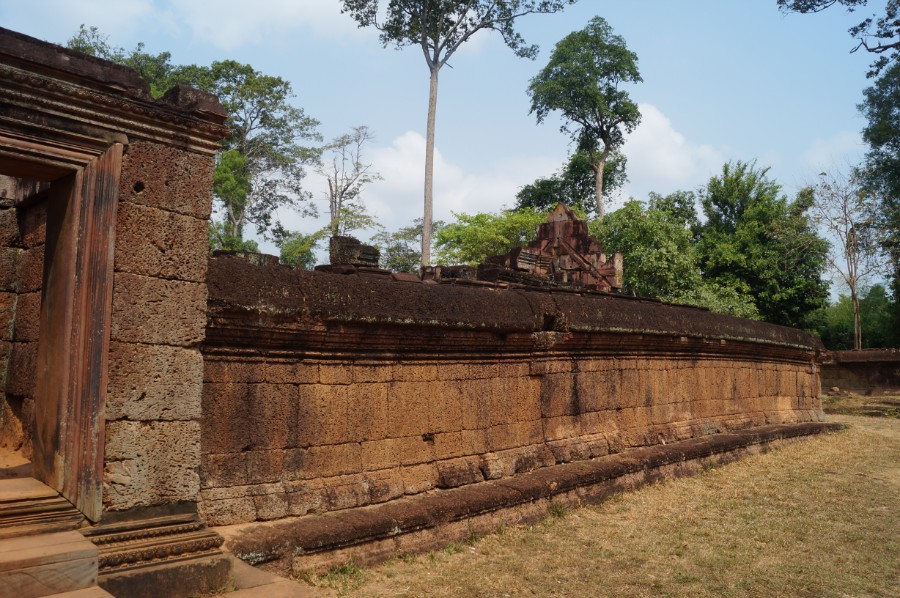    (Banteay Srei),  9