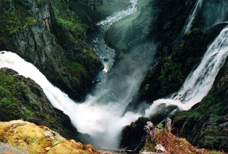   (Vøringfossen).      .  2