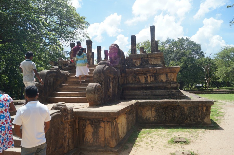    (Polonnaruwa).  5