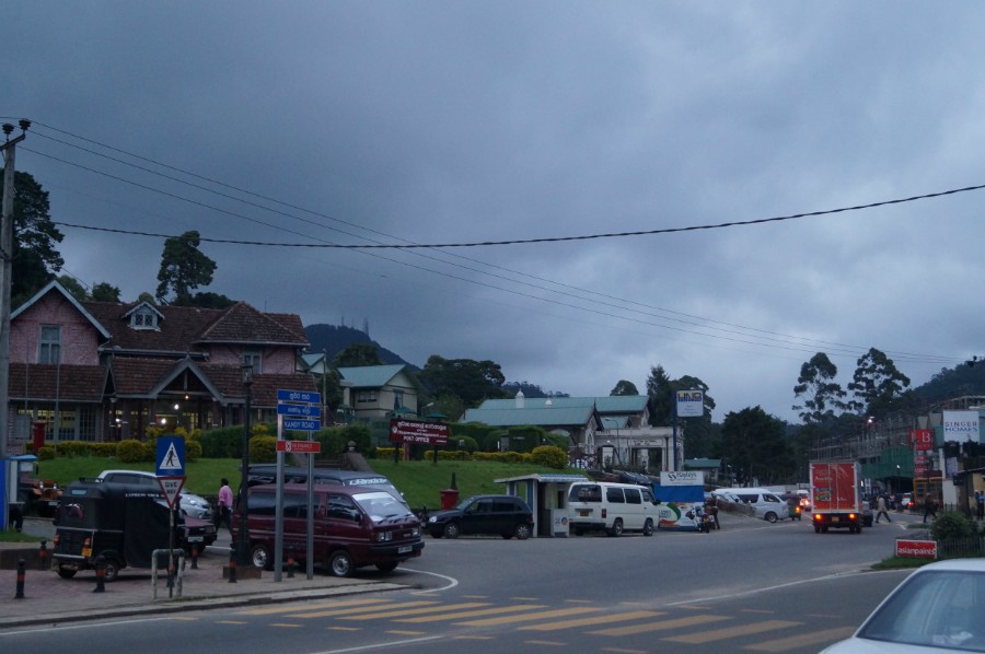 В центре Нувара Элия (Nuwara Eliya). Фото 2