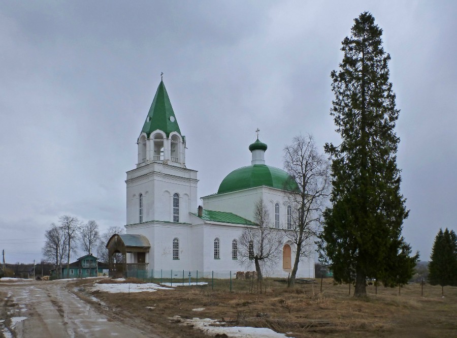 Церковь Происхождения Честных Древ Креста Господня с. Завражье. Фото 1