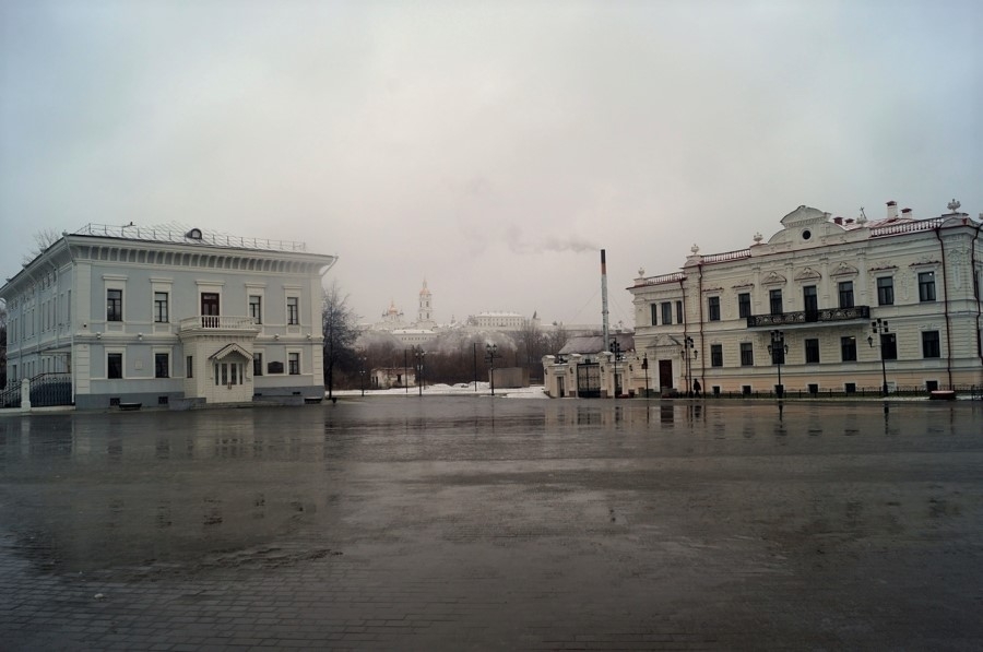 Плацпарадная площадь у музея семьи Императора Николая ll