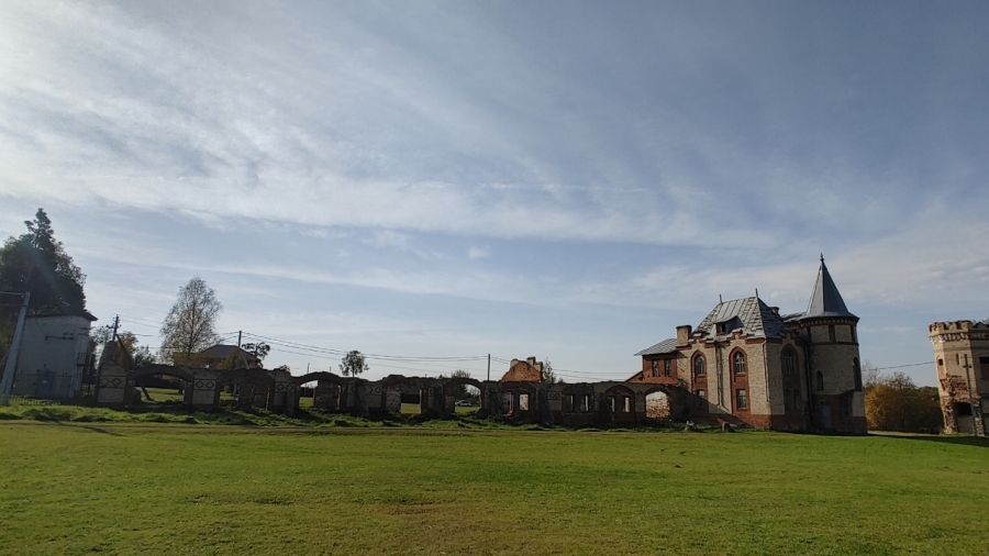 Каретный двор и флигель усадьбы Храповицкого