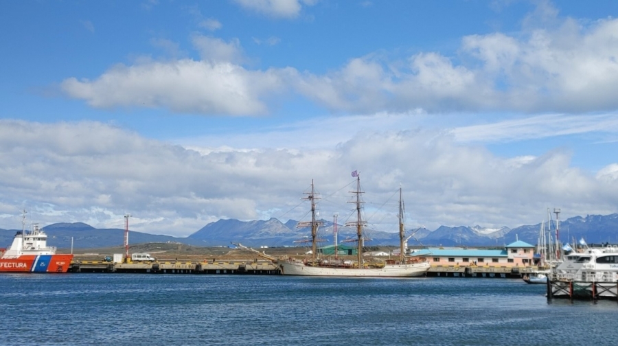 �� �������� � �. �����