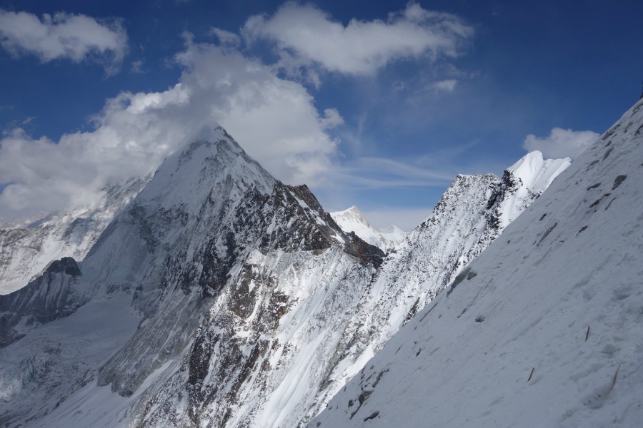     (Amphu Lapcha, 5800 m)