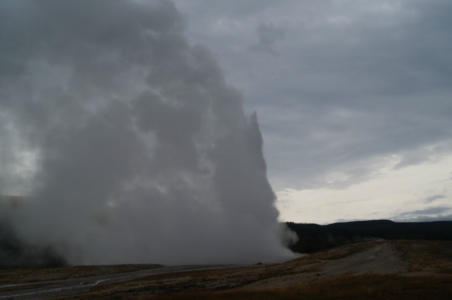  « » (Old Faithful Geyser) 